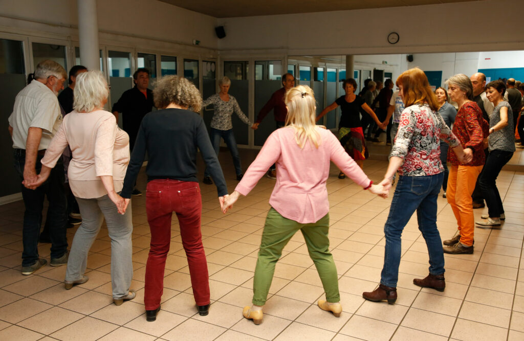 Danse traditionnelle, d'ici et d'ailleurs - Club Léo Lagrange